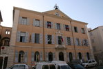 L'hôtel de ville (attention, fermé le samedi matin)