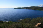 Le Cap Lardier vu du Cap Taillat, au loin les îles du Levant et de Port-Cros.