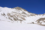 La Cime de Tavels et le Col de la Laus (à droite) vus du vallon de descente.