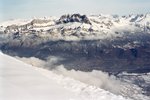 La vallée de Sallanches, dominée par les Aiguilles de Varan.