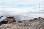 Le Mont Blanc dépasse, à l'horizon.