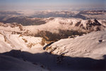 Le Glacier de Tré-la-Tête. Au fond, les Aravis.