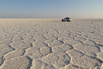Traversée du désert du Danakil. La couche de sel atteint par endroits 2000 mètres d'épaisseur !