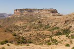 La montagne tabulaire au sommet de laquelle se trouve le monastère de Debre Damo. Mais comment y accède-t-on ?