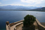 La baie de Calvi et les montagnes (Monte Cinto au centre) vues depuis les remparts.