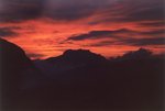Le ciel s'enflamme.