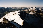Le Dôme de la Sache, et au fond les sommets de Haute Maurienne (Ciamarella, Albaron, Charbonnel, Ronce).