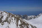 Au delà de la plaine du Pô, le Mont Rose (4634 m).
