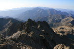 Les trois grands sommets au sud dans l'axe : Monte d'Oro, Monte Renoso, Monte Incudine.