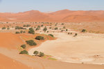 Vue sur le salar et les dunes lors de l'ascension de la dune Big Mama