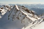 On voit le massif de la Vanoise au fond.