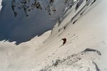 Alex descend la face nord-est.