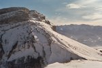 La Dent de Crolles. Au fond, la chaîne de Belledonne.