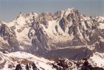 La Dent du Géant (4016 m), les Arêtes de Rochefort et les Grandes Jorasses (4208 m).