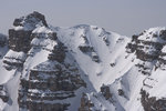 Barres calcaires et couloirs de neige.