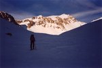 Caro, avec au fond le Mont Thabor.