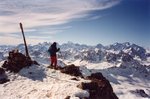 Au sommet — vue sur les Ecrins.