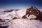 Le Pic du Thabor. Au fond, Belledonne et la Maurienne.