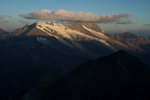 Premiers rayons du soleil sur le dôme de la Sache et le mont Pourri (3779 m).